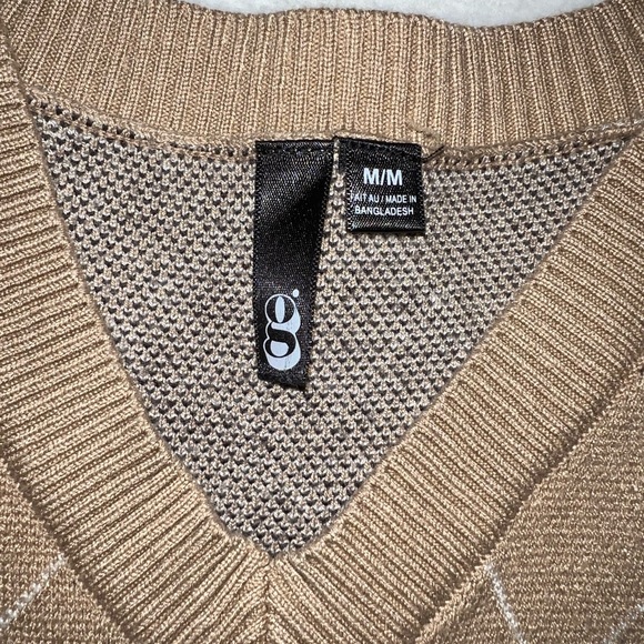 brown sweater vest - Picture 3 of 4